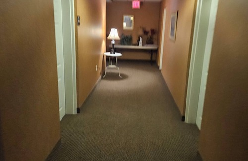 Valley Forge House | Conference Center Hotel Phoenixville with WiFi, AC