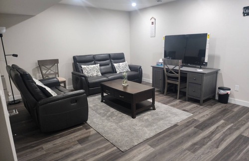 Airdrie Apartment | Confort luxury suite 2 bedrooms 2 beds in Airdrie.