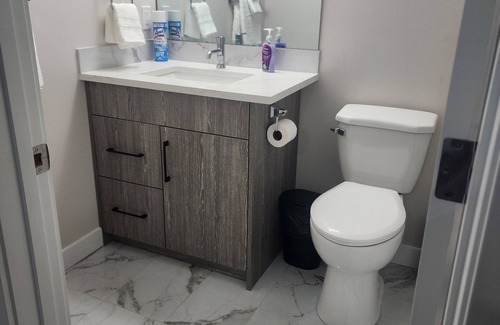 Airdrie Apartment | Confort luxury suite 2 bedrooms 2 beds in Airdrie.
