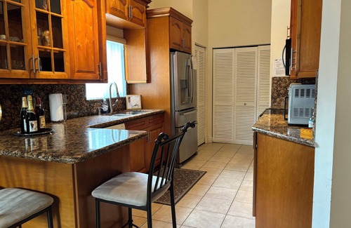 Richmond West House | CONFORTABLE 4-BEDROOM 2 BATH HOME WITH POOL IN THE CENTER OF MIAMI.