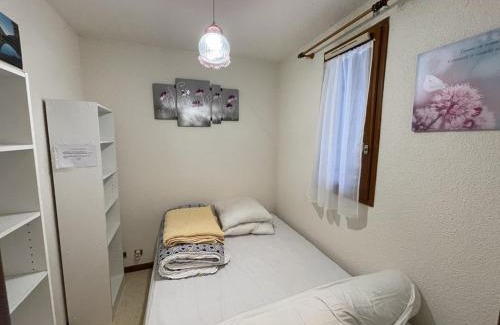 Laveissiere Apartment | Confortable T2 avec balcon au cœur de la station, proche pistes et commerces - FR-1-787-80