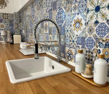 Historical Downtown Salerno Apartment | Conforti Suite