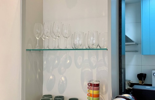 Ipanema RV Rental | Conforto Ipanema - Posto9: newly furnished with queen bed/garage/24h doorman