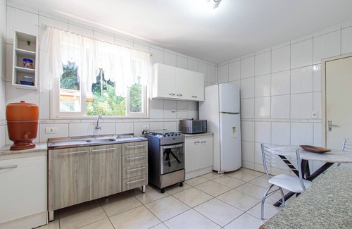 Sambaqui House | Conforto próximo ao mar em Sambaqui RA3329