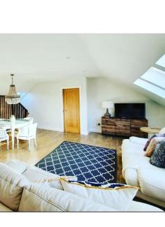 Neale House | Cong Getaway Lodge