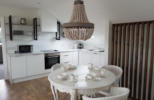 Neale House | Cong Getaway Lodge