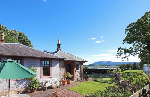 Kelton Cottage | CONHEATH GATELODGE COTTAGE
