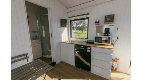 Conical Hill House | Conical Hill Hideaway by Tiny Away