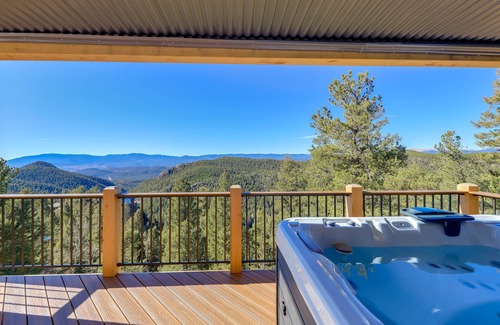 Conifer Mountain and Meadows House | Conifer Haven: Hot Tub & Staunton State Park View