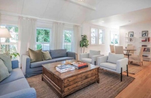 Bainbridge Island House | Conifer House Hideaway at Wing Point