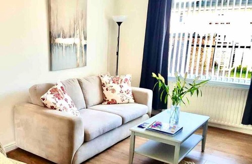Lancaster House | Coniston House Lancaster 3 bedrooms Parking and Garden