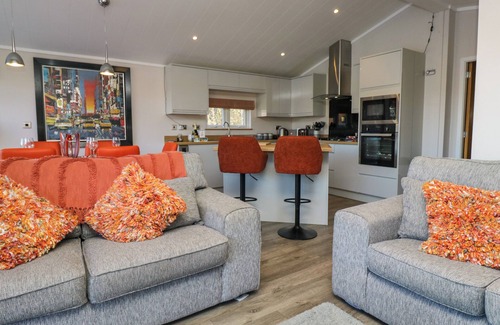 Tewitfield Cottage | CONISTON VIEW LODGE, pet friendly, with pool in Carnforth