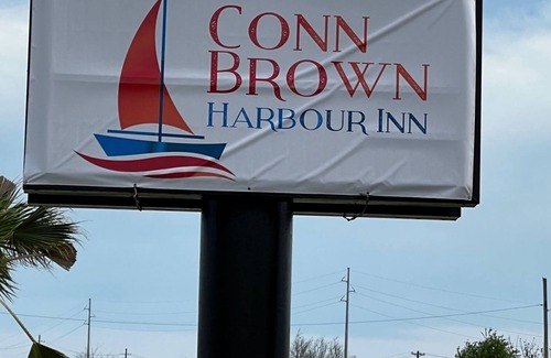 Aransas Pass Hotel | Conn Brown Harbour Inn