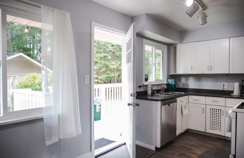 Pender Island House | Connected Hearts Home - Entire Guest Suite on Lovely Pender Island, BC!