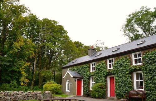 Delphi Cabin | Connemara 2-Bedroom Cottage II