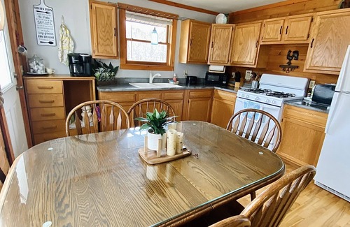 Elmira Cabin | Connie's Little House