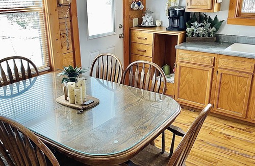 Elmira Cabin | Connie's Little House