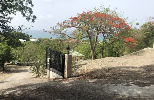 Dickenson Bay Cottage | Conrads! Located in Bluewaters.