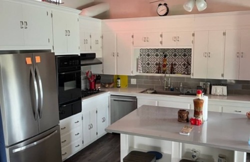 Montgomery House | ConRoy's Junction Sleeps 20