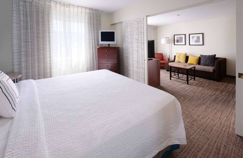 Dallas Hotel | Construction Workers Welcome! Relaxing Stay Near Sites! Laundry & Dry Cleaning