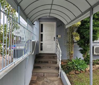 Passo da Areia Apartment | Consulado EUA Apto 1 dorm na frente do Consulado Americano com garagem Porto Alegre