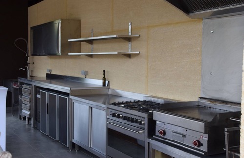 Arpaillargues-et-Aureillac Villa | Contemporary prestige villa for 10 people with air conditioning and heated swimming pool