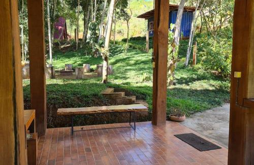Santa Rita de Ouro Preto House | Container em Ouro Preto: represa mata caiaque bike