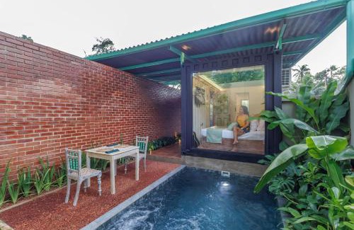 Gampaha Hotel | Container Villa Luxury Collection