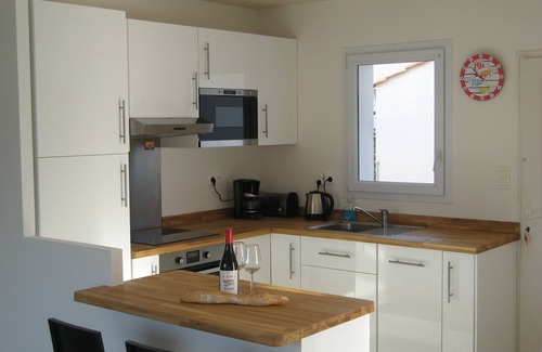 Saint-Hilaire-la-Foret Villa | Contemporary villa, 5 minutes walk from the village, 4. 5km from the sea.
