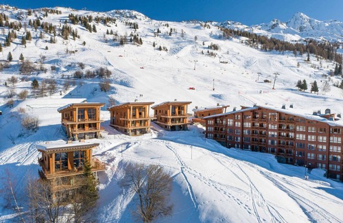Arc-1800 Ski Chalet | Contemporary chalet with private pool, sauna and home cinema in Arc 1800