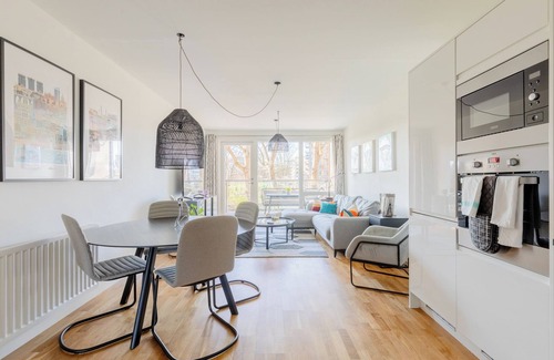 Tower Hamlets Apartment | Contemporarily Designed 2BD Flat, Bow Common