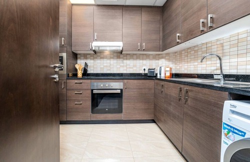 Jadaf Apartment | Contemporary 1 Bedroom Apartment in Al Jaddaf