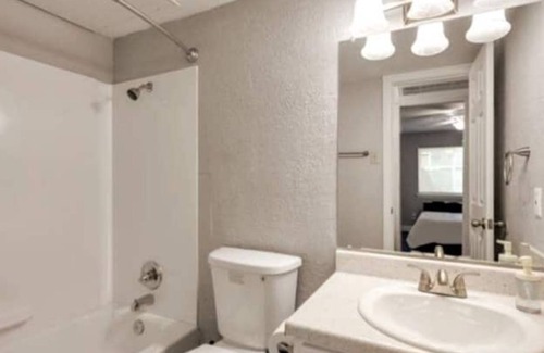 Vickery Meadow Apartment | Contemporary 1BR APT w/Kitchen