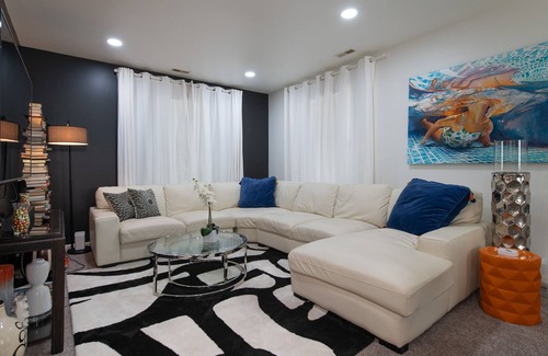 Dundee-Happy Hollow Historic District Apartment | Contemporary 2 Bed Loft in Dundee