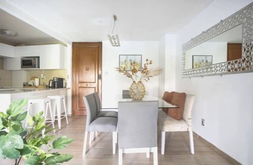 Colonia Cuauhtemoc Apartment | Contemporary 2BR Apartment Near Angel de la Independencia and Reforma avenue