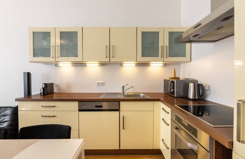 Smichov Apartment | Contemporary 3 bedroom apartment close to Prague Castle by easyBNB
