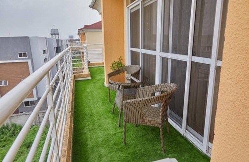 Lekki Phase 1 Apartment | Contemporary 3 bedroom located in the heart of lekki is closer to a beach,