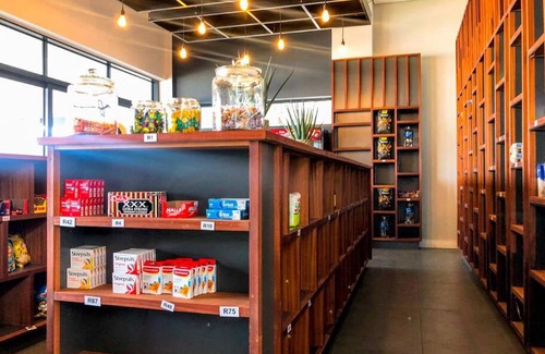 Tshwane Apartment | Contemporary 3-bedroom Resort Villa