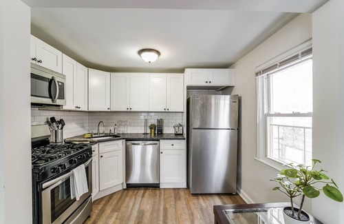 Bloomfield Apartment | Contemporary 3-BR Apt | Downtown Bloomfield near Train to NYC