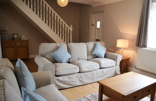 Jameston Cottage | Contemporary 3bed cottage w/garden,5 mins to beach