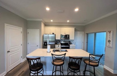 South Orange House | Contemporary 3bedroom home with modern amenities located in the heart of Orlando