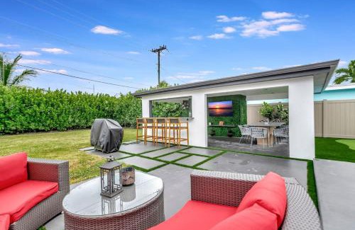 Lake Ridge House | Contemporary 3BR 3 BA Duplex, Amazing Outdoor Area