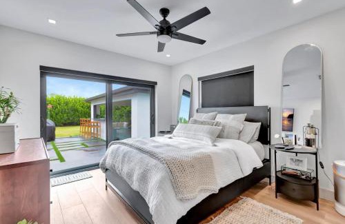 Lake Ridge House | Contemporary 3BR 3 BA Duplex, Amazing Outdoor Area