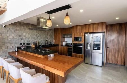 Zapopan House | Contemporary 4 bd House Near Metropolitano Park