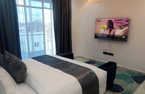 Akure Villa | Contemporary 4 Bedroom Home With VR Room and Starlink Internet