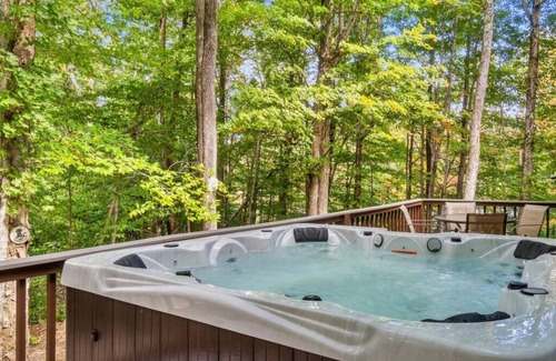 West Dover House | Contemporary 4-BR Alpine Chalet 10-min to Mt. Snow