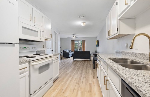 Griffin Heights House | Contemporary and Lux Townhome - 5 mins to FSU
