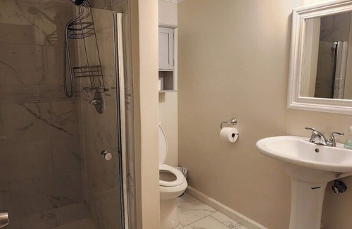 St. Francis Apartment | Contemporary and Stylish Flat near SFO