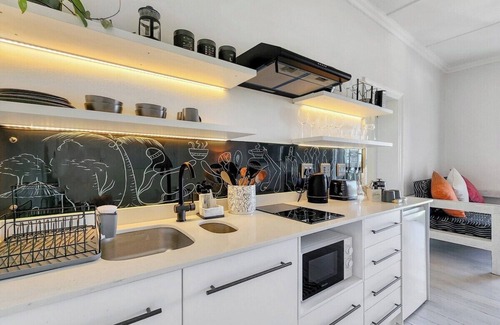 Observatory Apartment | Contemporary and Stylish Apartment in Observatory