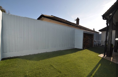 Southbourne Apartment | Contemporary Apartment with Garden 5 Minutes to the Beach